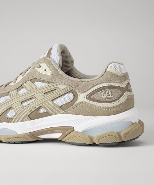 ASICS(アシックス)の「GEL-NYC 2.0 / ゲルエヌワイシー 2.0(スニーカー・メンズ・ベージュ系その他・25/29/28.5/24/23/26/24.5/25.5/27.5/28/23.5/26.5/27)」の2枚目の写真