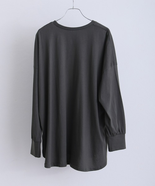 ElegChic(エレグシック)の「オーバーサイズ裾ラウンドカットソー(Tシャツ/カットソー・レディース・ブラック/モカ/カーキ/チャコール/オフホワイト・4L/XL/M)」の7枚目の写真