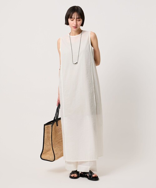 UNITED ARROWS（ユナイテッドアローズ）の「シアー レイヤード ノースリーブ ワンピース（ワンピース・レディース・ホワイト/ブラック・38/36）」の6枚目の写真