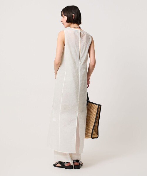 UNITED ARROWS（ユナイテッドアローズ）の「シアー レイヤード ノースリーブ ワンピース（ワンピース・レディース・ホワイト/ブラック・38/36）」の9枚目の写真