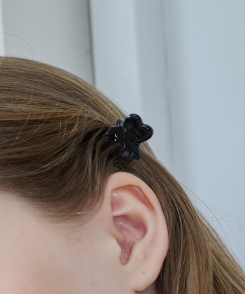 GIUNON(ジウノン)の「mini heart hair crip (2set) / ミニハートヘアクリップ(2set)(バレッタ/ヘアクリップ・レディース・ブラウン/ブラック・FREE)」の17枚目の写真