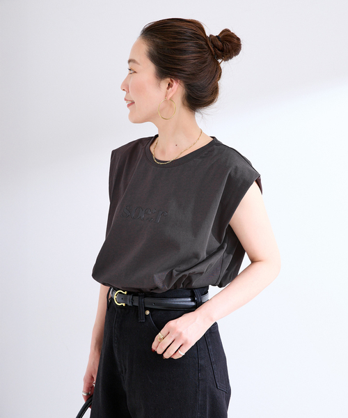 B.C STOCK(ベーセーストック)の「《追加》手洗い可 / 3D箔プリントTEE(Tシャツ/カットソー・レディース・アイボリー/チャコールグレー/ウッド・FREE)」の21枚目の写真