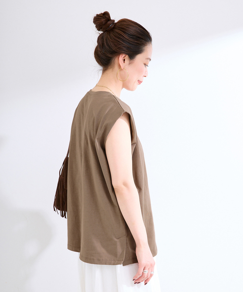 B.C STOCK(ベーセーストック)の「《追加》手洗い可 / 3D箔プリントTEE(Tシャツ/カットソー・レディース・アイボリー/チャコールグレー/ウッド・FREE)」の5枚目の写真