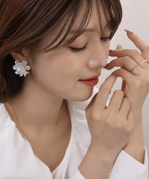 blackdia ocean(ブラックダイヤオーシャン)の「blackdia ocean ボタニカル フラワー ピアス(ピアス(両耳用)・レディース・ホワイト系/ホワイト・FREE)」の8枚目の写真