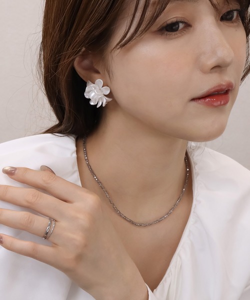 blackdia ocean(ブラックダイヤオーシャン)の「blackdia ocean ボタニカル フラワー ピアス(ピアス(両耳用)・レディース・ホワイト系/ホワイト・FREE)」の9枚目の写真