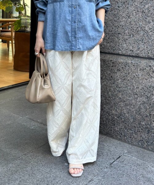 Jena espace merveilleux(ジェナ エスパスメルヴェイユ)の「パッチワーク風レースパンツ(その他パンツ・レディース・ブラック/アイボリー・FREE)」の1枚目の写真