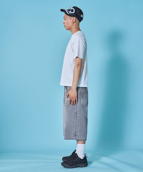 SEQUENZ(シークエンズ)の「※WEB限定 / ユニセックス / 星モチーフ半袖Tシャツ / sqnz star newlogo tee(Tシャツ/カットソー・メンズ・ベージュ系その他2/その他5/ネイビー/ピンク系その他/ホワイト・LARGE/SMALL/MEDIUM)」の12枚目の写真