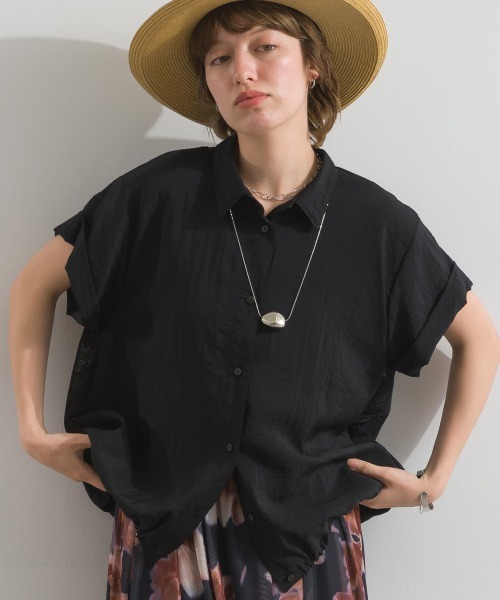 MAFRAIS(マフレ)の「バックレース 5分袖 シャツ(シャツ/ブラウス・レディース・ブラック/オフホワイト・FREE)」の1枚目の写真