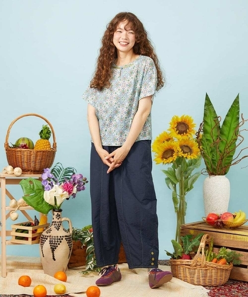 Jocomomola（ホコモモラ）の「【接触冷感】Solana プリントカットソープルオーバー（Tシャツ/カットソー・レディース・ブラック/ダークインディゴブルー・40）」の3枚目の写真