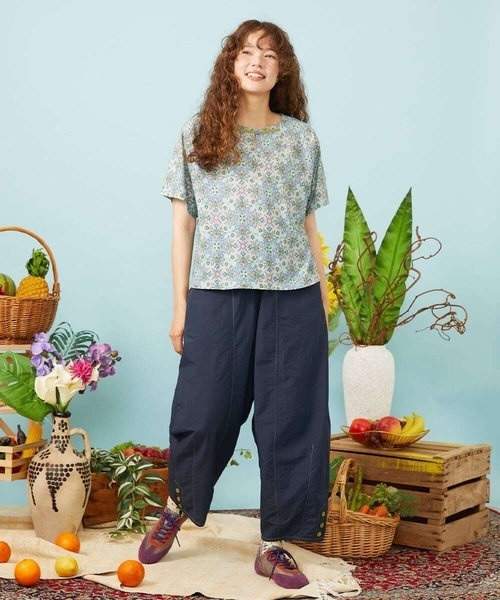 Jocomomola（ホコモモラ）の「【接触冷感】Solana プリントカットソープルオーバー（Tシャツ/カットソー・レディース・ブラック/ダークインディゴブルー・40）」の4枚目の写真