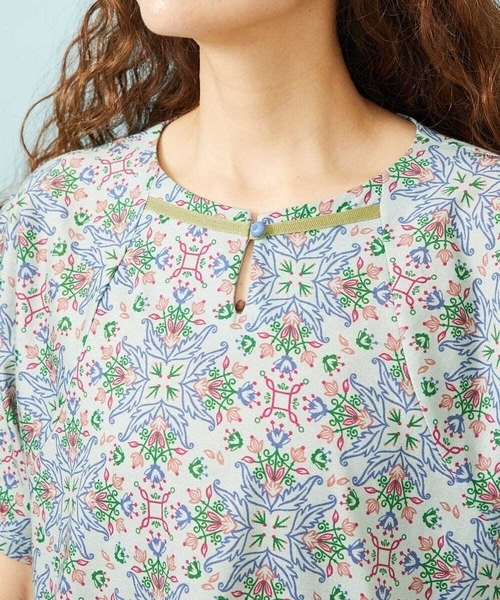 Jocomomola（ホコモモラ）の「【接触冷感】Solana プリントカットソープルオーバー（Tシャツ/カットソー・レディース・ブラック/ダークインディゴブルー・40）」の7枚目の写真