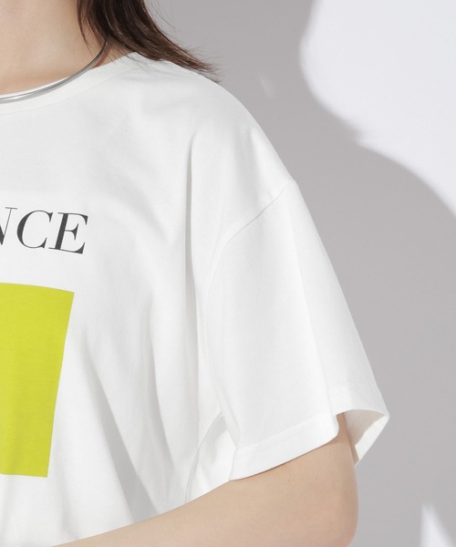 LAKOLE(ラコレ)の「<接触冷感>カラーパネルロゴプリントT / 1018058(Tシャツ/カットソー・レディース・イエロー/オフホワイト/チャコール・FREE)」の10枚目の写真