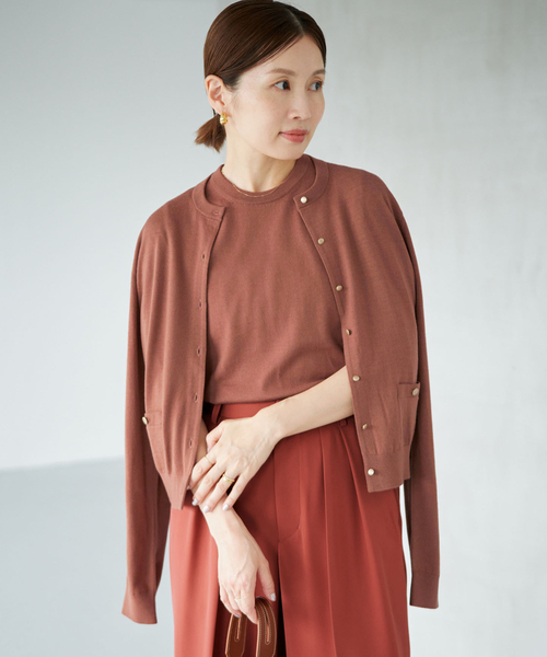 IENA(イエナ)の「《/手洗い可/アンサンブル対応》ARKABA クルーカーディガン(カーディガン/ボレロ・レディース・レッド/ブラウン/ブラック・FREE)」の10枚目の写真