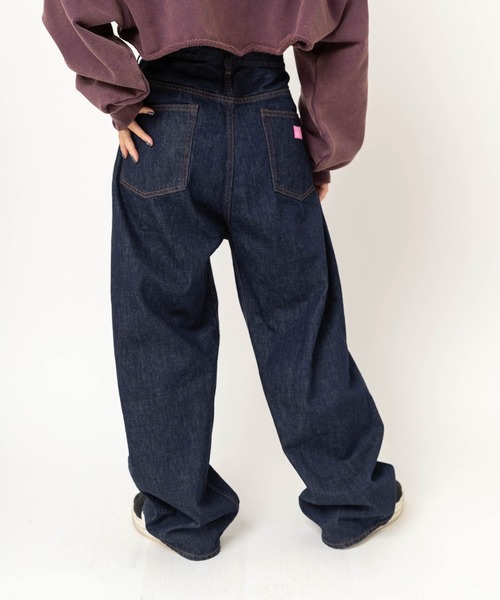 RNA(アールエヌエー)の「R4488 イージーBIGパンツ(デニムパンツ・レディース・ワンウォッシュ・MEDIUM)」の4枚目の写真