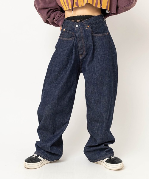 RNA(アールエヌエー)の「R4488 イージーBIGパンツ(デニムパンツ・レディース・ワンウォッシュ・MEDIUM)」の2枚目の写真