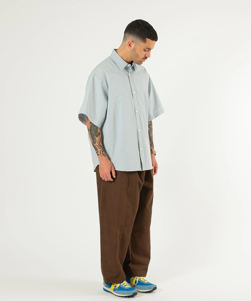WISM（ウィズム）の「Estudio Niksen / エストゥディオ・ニクセン Shortsleeve Wide Shirt（シャツ/ブラウス・メンズ・ブルー/ホワイト・1/2）」の7枚目の写真