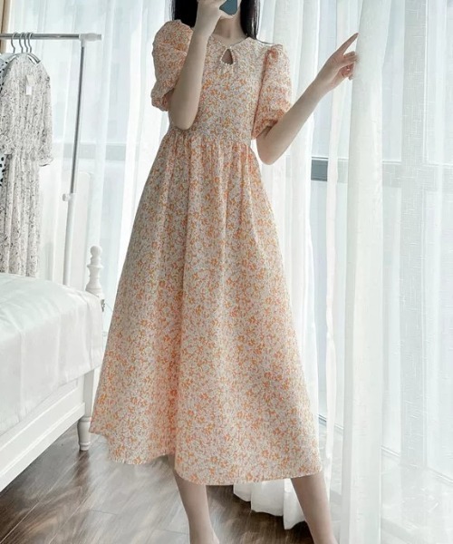 AMAJI(アマジ)の「総柄フラワー ウエストマークワンピース(ワンピース・レディース・オレンジ・MEDIUM/LARGE/X-LARGE)」の3枚目の写真