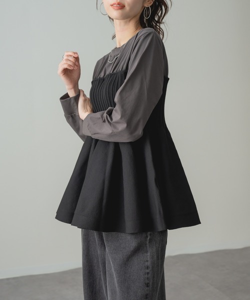 refinedworks(リファインドワークス)の「【refinedworks】ビスチェ風 ドッキング ペプラム トップス(Tシャツ/カットソー・レディース・チャコールグレー/ホワイト・FREE)」の1枚目の写真