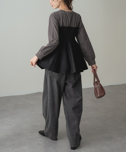 refinedworks(リファインドワークス)の「【refinedworks】ビスチェ風 ドッキング ペプラム トップス(Tシャツ/カットソー・レディース・チャコールグレー/ホワイト・FREE)」の18枚目の写真