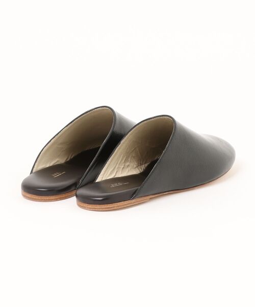 A.P.C.(アーペーセー)の「LES MULES/(サンダル・レディース・ブラック・37/36)」の2枚目の写真