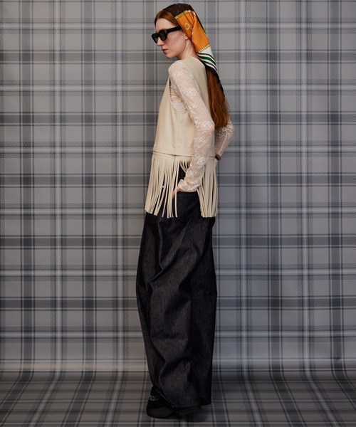 MAISON SPECIAL(メゾンスペシャル)の「Multi-Fringe Vegan Leather Vest/マルチフリンジヴィーガンレザーベスト(その他アウター・レディース・ブラック/アイボリー・FREE)」の6枚目の写真