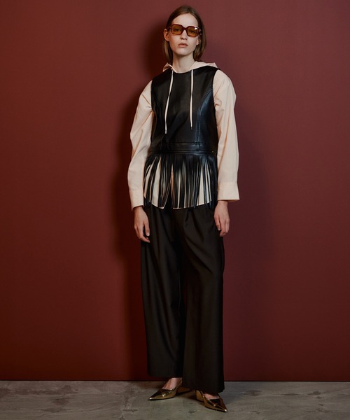 MAISON SPECIAL(メゾンスペシャル)の「Multi-Fringe Vegan Leather Vest/マルチフリンジヴィーガンレザーベスト(その他アウター・レディース・ブラック/アイボリー・FREE)」の11枚目の写真