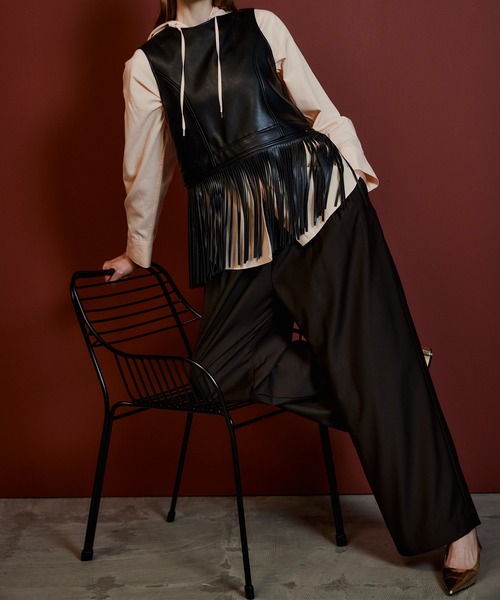 MAISON SPECIAL(メゾンスペシャル)の「Multi-Fringe Vegan Leather Vest/マルチフリンジヴィーガンレザーベスト(その他アウター・レディース・ブラック/アイボリー・FREE)」の15枚目の写真