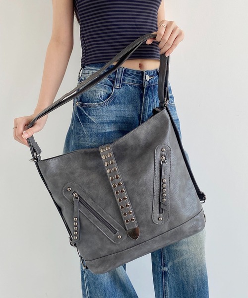 LA VORAGINE(ラ ヴォラジネ)の「3WAYドットスタッズショルダーバッグ/リュックトートバッグ(トートバッグ・レディース・Red/GRAY/Black/BROWN・FREE)」の2枚目の写真