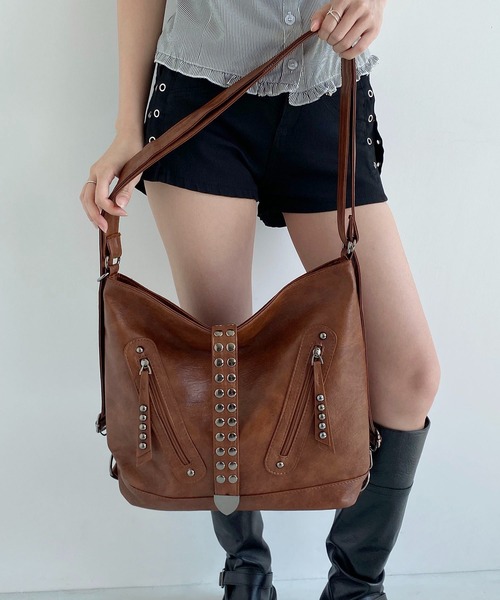 LA VORAGINE(ラ ヴォラジネ)の「3WAYドットスタッズショルダーバッグ/リュックトートバッグ(トートバッグ・レディース・Red/GRAY/Black/BROWN・FREE)」の3枚目の写真