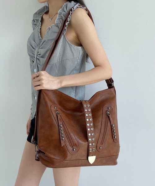 LA VORAGINE(ラ ヴォラジネ)の「3WAYドットスタッズショルダーバッグ/リュックトートバッグ(トートバッグ・レディース・Red/GRAY/Black/BROWN・FREE)」の16枚目の写真