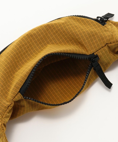 JOURNAL STANDARD(ジャーナルスタンダード)の「XS BAGGAGE × JOURNAL STANDARD WAIST POUCH-LIP STOP(ショルダーバッグ・メンズ・ライトグレー/ピンク/イエロー系その他/アーミー・FREE)」の9枚目の写真