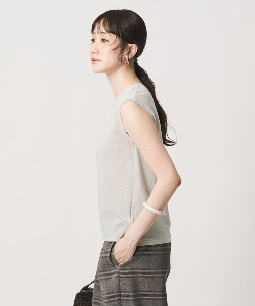 UNITED ARROWS(ユナイテッドアローズ)の「ラメ テンジク ノースリーブ カットソー(Tシャツ/カットソー・レディース・ゴールド/シルバー/ダークグレー・FREE)」の10枚目の写真