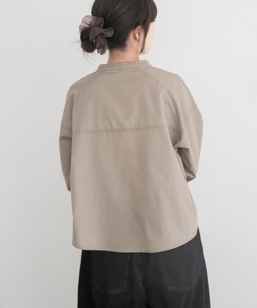 ITEMS URBANRESEARCH(アイテムズ アーバンリサーチ)の「ニットキャミソールレイヤードブラウス(シャツ/ブラウス・レディース・ベージュ/ライトブルー・FREE)」の18枚目の写真
