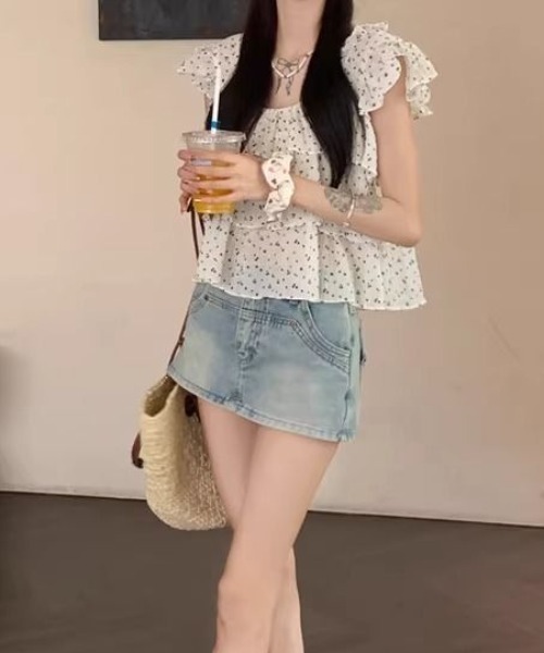 tolene(トレネ)の「シフォン小花柄 3段ティアードフリルブラウス(シャツ/ブラウス・レディース・ブラック/ホワイト・FREE)」の20枚目の写真