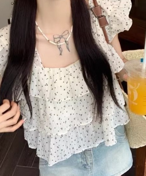 tolene(トレネ)の「シフォン小花柄 3段ティアードフリルブラウス(シャツ/ブラウス・レディース・ブラック/ホワイト・FREE)」の13枚目の写真