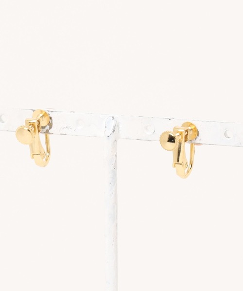 CERCA（チェルカ）の「september/ムーンストーンsquare　カボション  earring（イヤリング・レディース・ベビーピンク・FREE）」の2枚目の写真
