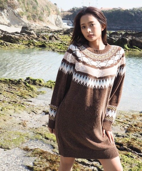 BILLABONG(ビラボン)の「BILLABONG ウィメンズ FAIR ISLE SWEATER ONEPIECE ワンピース 【2026年秋冬モデル】/ビラボンジャガードニットワンピ(ワンピース・レディース・ブラウン/アイボリー・MEDIUM/LARGE)」の1枚目の写真