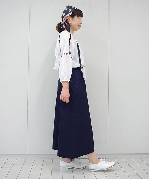 IEDIT（イディット）の「ミルブロウズ　レースアップデザインが女っぽい刺しゅう遣いのギャザーブラウス（シャツ/ブラウス・レディース・ホワイト/ブラック・LARGE/SMALL/X-LARGE/MEDIUM/XX-LARGE）」の13枚目の写真