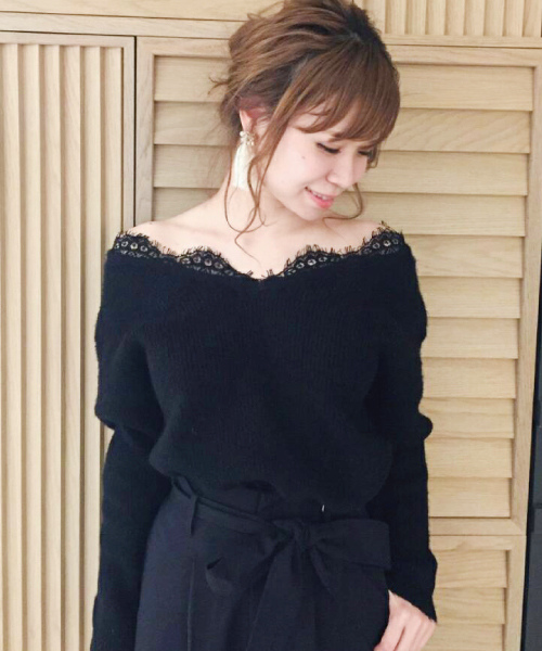mysty woman（ミスティウーマン）の「度詰ニットレース使いVネックプルオーバー（ニット/セーター・レディース・アイボリー/ブラック/ピンクベージュ/トップグレー・FREE）」の3枚目の写真