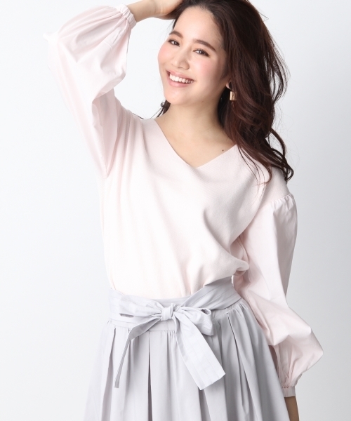 Andemiu（アンデミュウ）の「ソデシャツボリュームニット748010（ニット/セーター・レディース・ライトブルー/ライトグレー/ピンク/ホワイト・FREE）」の4枚目の写真