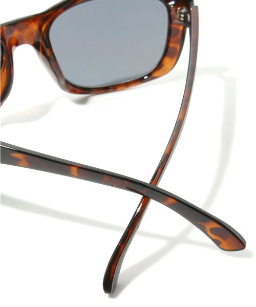 BEAMS（ビームス）の「□BEAMS / オリジナル サングラス“TOMMY”（サングラス・メンズ・ブラック/ブラウン・ONE SIZE）」の8枚目の写真