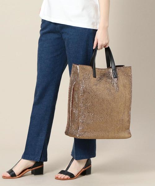 BEAUTY&YOUTH UNITED ARROWS（ビューティーアンドユースユナイテッドアローズ）の「BY メタリックフェイクレザー スクエアトートバッグ ◆（トートバッグ・レディース・その他1/シルバー・FREE）」の10枚目の写真