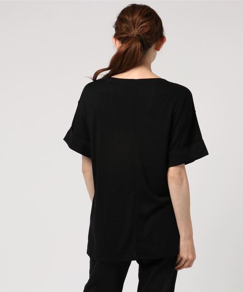 classicalelf(クラシカルエルフ)の「柔らか素材の袖口ロールアップニットソー(半袖)(Tシャツ/カットソー・レディース・ブラック/ネイビー/オフホワイト/杢グレー/ホワイト×ネイビー・MEDIUM/LARGE/X-LARGE/XX-LARGE)」の6枚目の写真