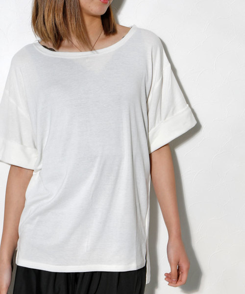classicalelf(クラシカルエルフ)の「柔らか素材の袖口ロールアップニットソー(半袖)(Tシャツ/カットソー・レディース・ブラック/ネイビー/オフホワイト/杢グレー/ホワイト×ネイビー・MEDIUM/LARGE/X-LARGE/XX-LARGE)」の1枚目の写真