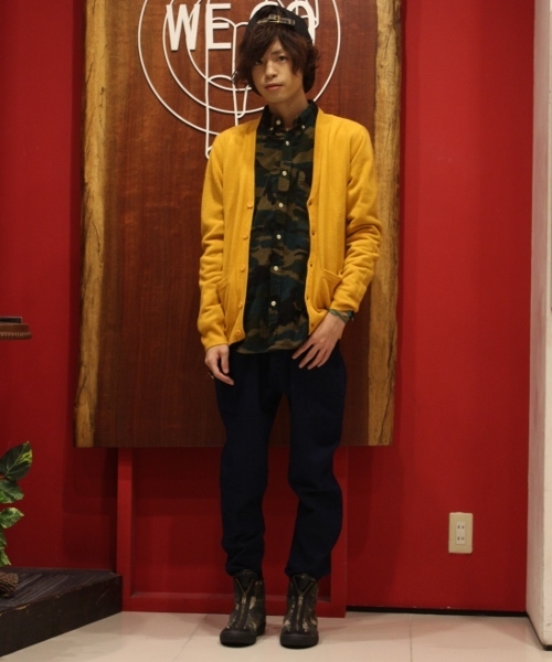 WEGO(ウィゴー)の「WEGO/カシミヤタッチVネックカーディガン(カーディガン/ボレロ・メンズ・ネイビー/マスタード/レッド/ワイン/ブラック/グリーン/ロイヤルブルー・SMALL/MEDIUM/LARGE)」の8枚目の写真