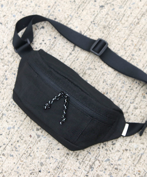 knock through abstraction（ノックスルーアブストラクション）の「【knock through abstraction/ノックスルーアブストラクション】X-filament body bag/クロスフィラメントボディバッグ（ボディバッグ/ウエストポーチ・メンズ・ブラック/ブラック系その他/ブルー系その他・FREE）」の2枚目の写真