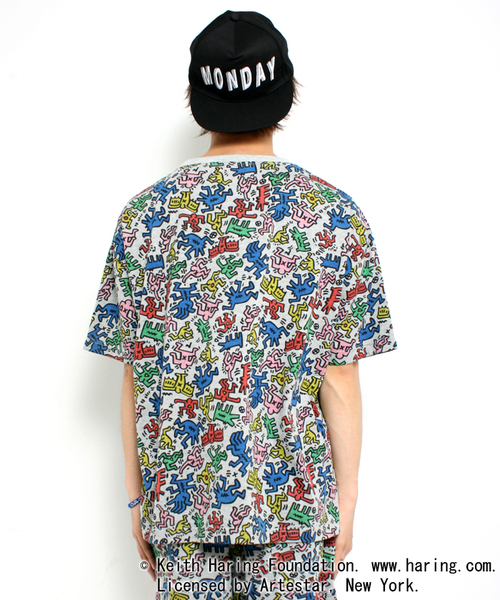 WEGO（ウィゴー）の「WEGO/Keith Haring (キースヘリング) 総柄Tシャツ（Tシャツ/カットソー・メンズ・ホワイト/グレー・MEDIUM/LARGE）」の10枚目の写真