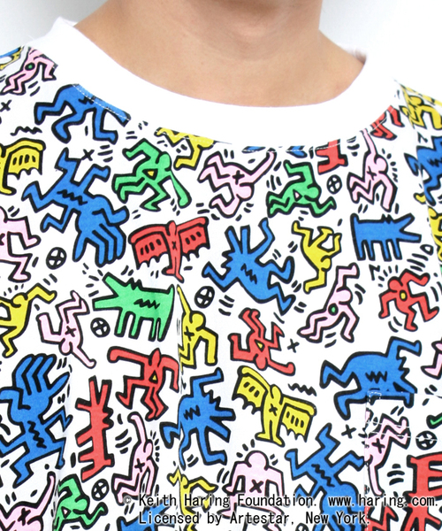 WEGO（ウィゴー）の「WEGO/Keith Haring (キースヘリング) 総柄Tシャツ（Tシャツ/カットソー・メンズ・ホワイト/グレー・MEDIUM/LARGE）」の5枚目の写真