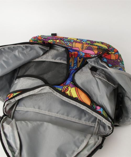 go slow caravan（ゴースローキャラバン）の「総柄システムリュック