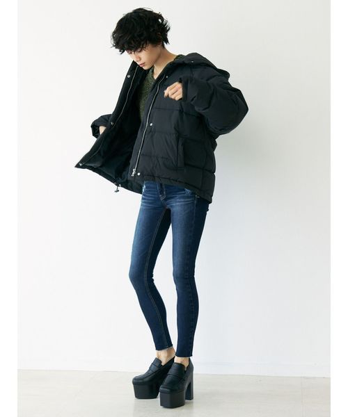 EMODA(エモダ)の「ボリュームフードダウン(ダウンジャケット/コート・レディース・ブラック/ブラウン/カーキ/キャメル・FREE)」の7枚目の写真